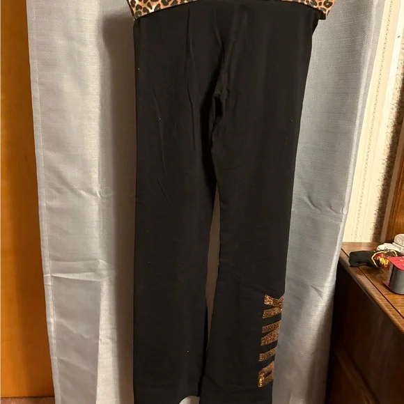 Victoria's Secret PINK Black Yoga Pants with Leopard Print Waistband - Picture 2 of 3